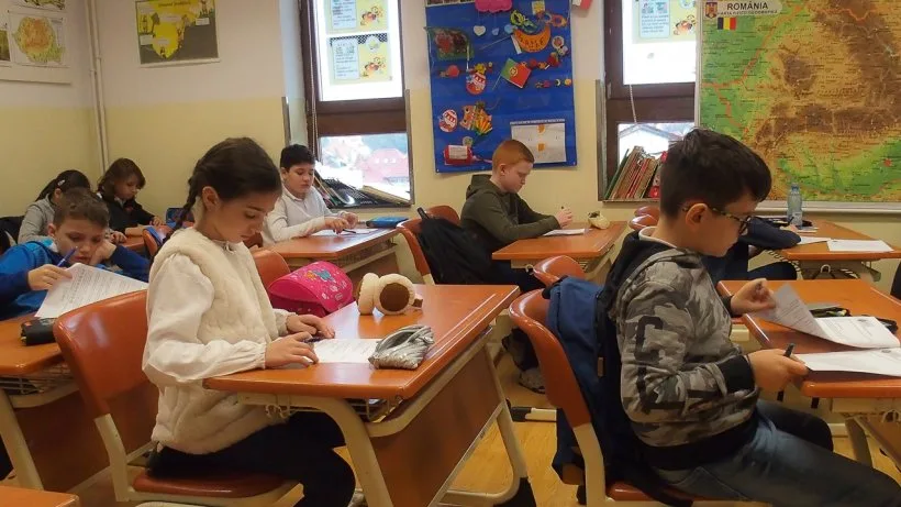 Elevii încep luni, 8 ianuarie, al treilea modul din anul școlar