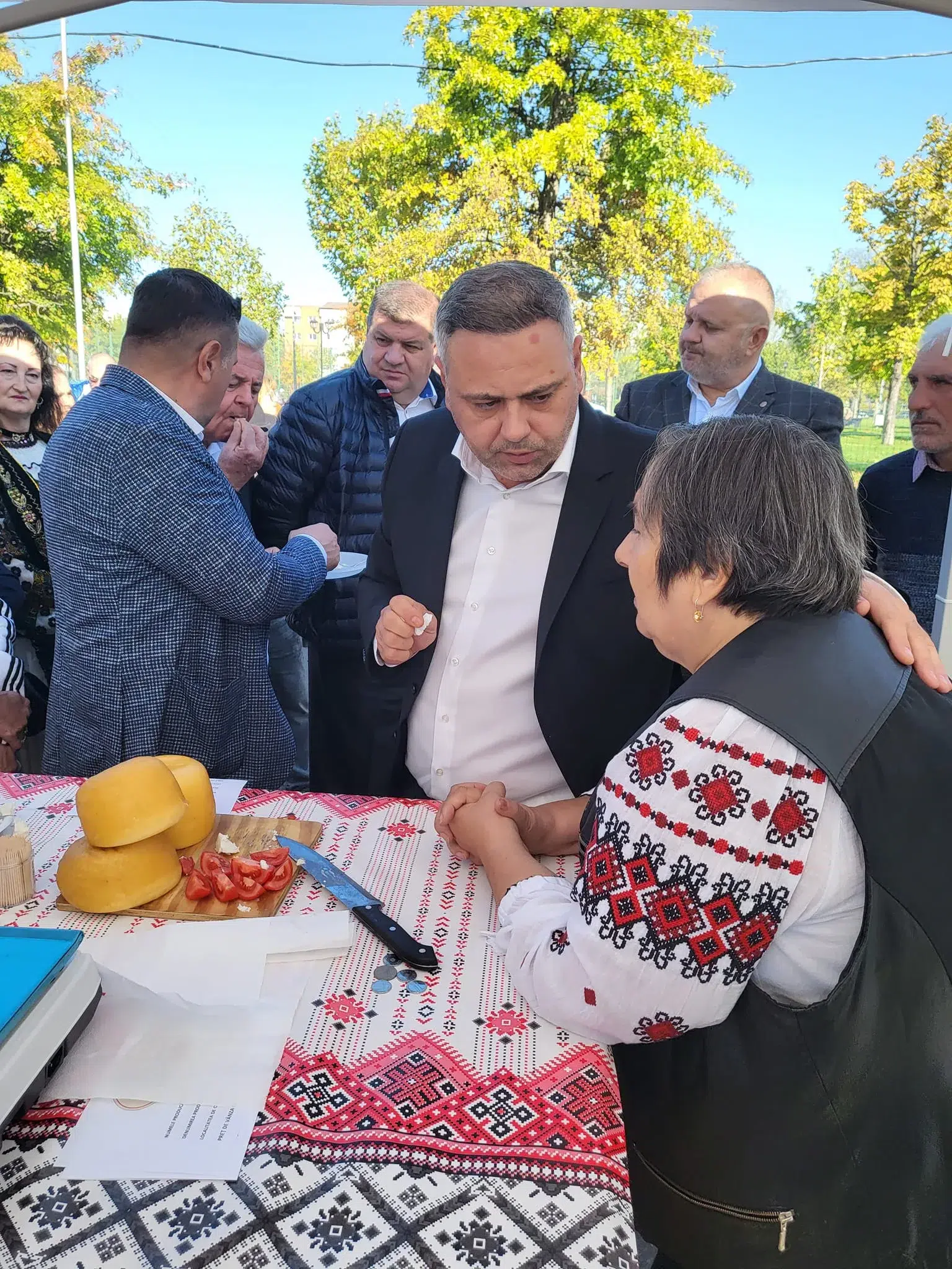 https://lumeapolitica.ro/actualitate/prefectul-rares-hopinca-indica-atragerea-de-capital-politic-pe-seama-protestului-fermierilor-sa-nu-confundam-protestul-legitim-al-unor-categorii-profesionale-cu-interesul-politic-meschin-al-unor-form/