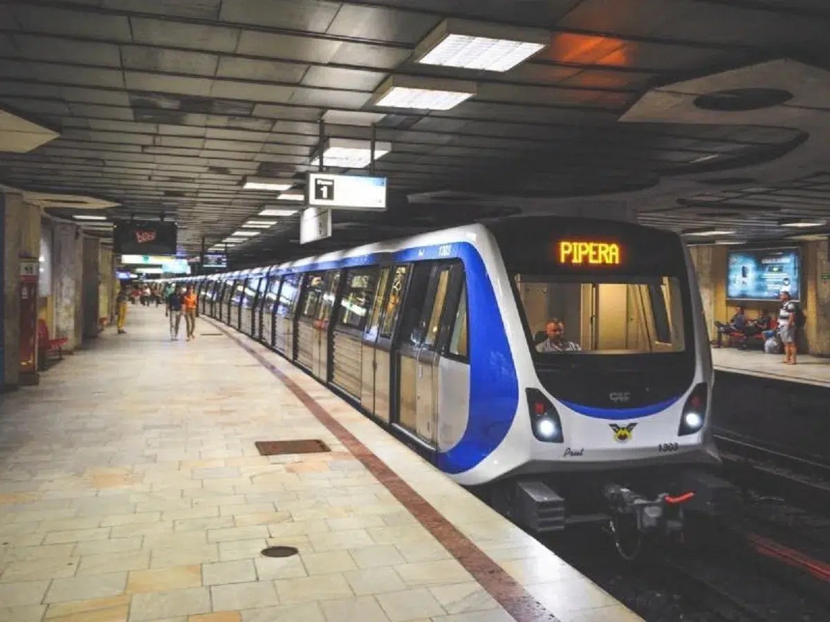 Trenurile pentru magistrala 5 întârzie. Producătorul din Brazilia a acumulat penalități de 11 milioane de euro