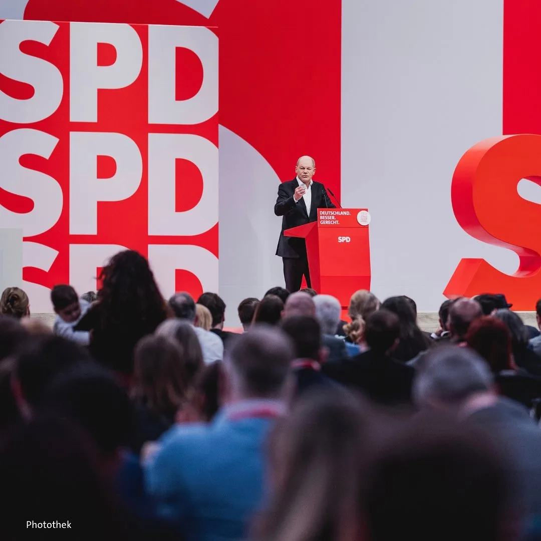 Olaf Scholtz evocă nazismul ca să convingă poporul să nu voteze extrema dreaptă AfD, aflată în plină expansiune. „Cele mai întunecate vremuri din istoria Germaniei”