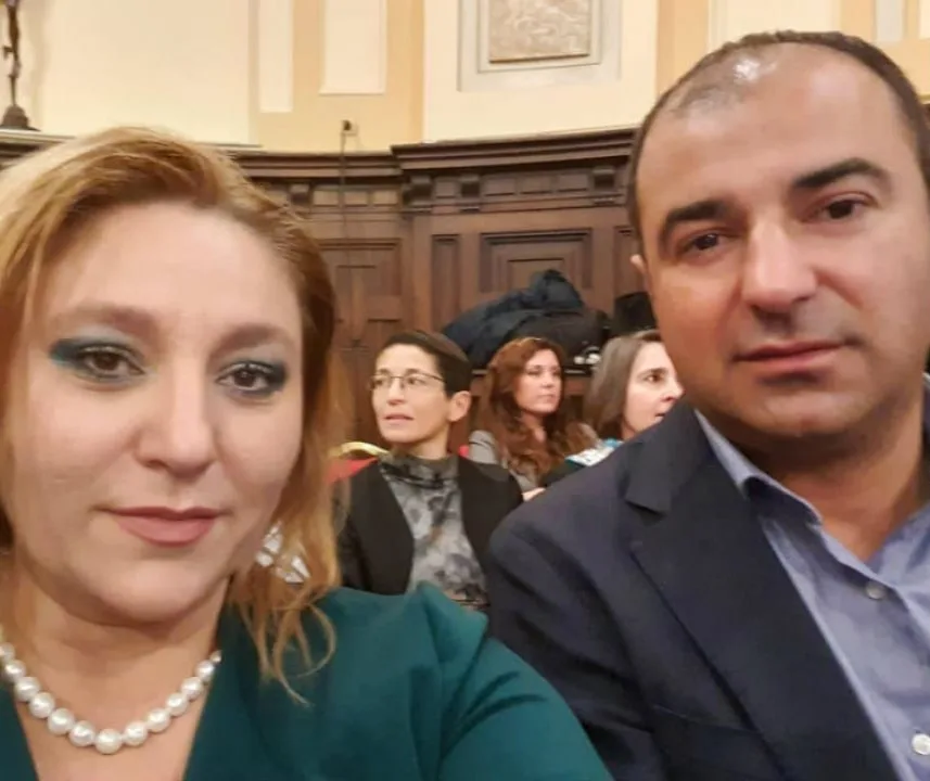 Scandalul din SOS România, faza scrisorilor deschise dintre soții Șoșoacă: „Când altcineva îți adună vreo câteva zeci de oameni și te laudă ca pe o zeiță””