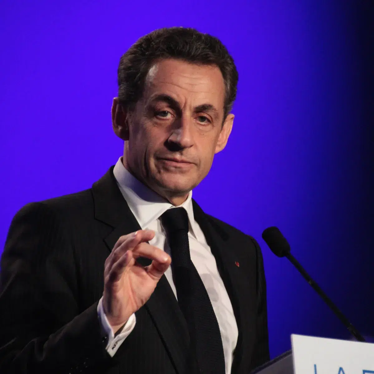 Nicolas Sarkozy, condamnat la închisoare cu executare. Va fi obligat să poarte brățară electronică, ca orice infractor de drept comun