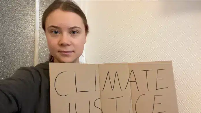 Greta Thunberg, din nou ridicată de poliție după un protest la Parlamentul Suedez: „Suedia, în special, se pricepe foarte bine la discursuri ecologiste înșelătoare”