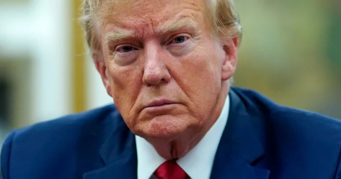 Donald Trump, învins de „Regina Mlaștinii” Nikki Haley, la alegerile primare pentru nominalizarea candidatului republican la prezidențiale. Este prima înfrângere majoră