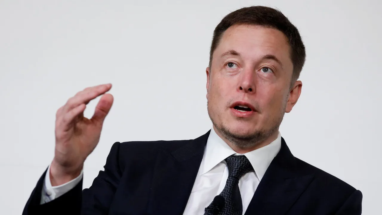 Elon Musk nu dă bani în campaniile la prezidențialele SUA. Zice că nu-l susține oficial nici pe Trump, nici pe Biden