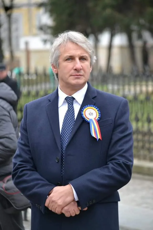 Eugen Teodorovici, cercetat în Comitetul de Etică al Curții de Conturi, după ce a stat alături de Diana Șoșoacă la Rânca
