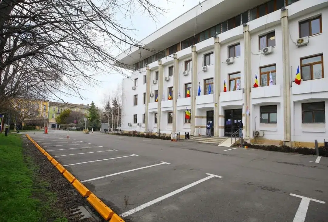 Funcționarii din primării încep greva de avertisment. Au ales momentul pentru greva generală