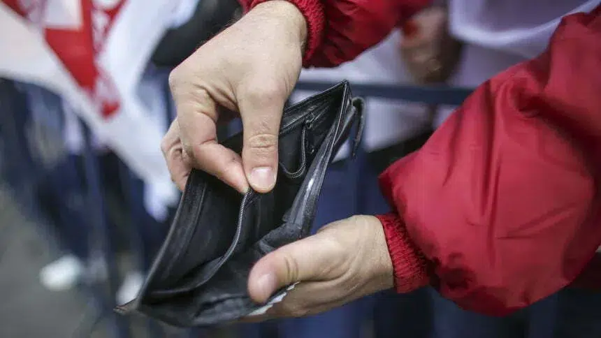 Copii și tinerii din România, în fruntea clasamentului sărăciei. Spania e pe locul doi, la mare distanță