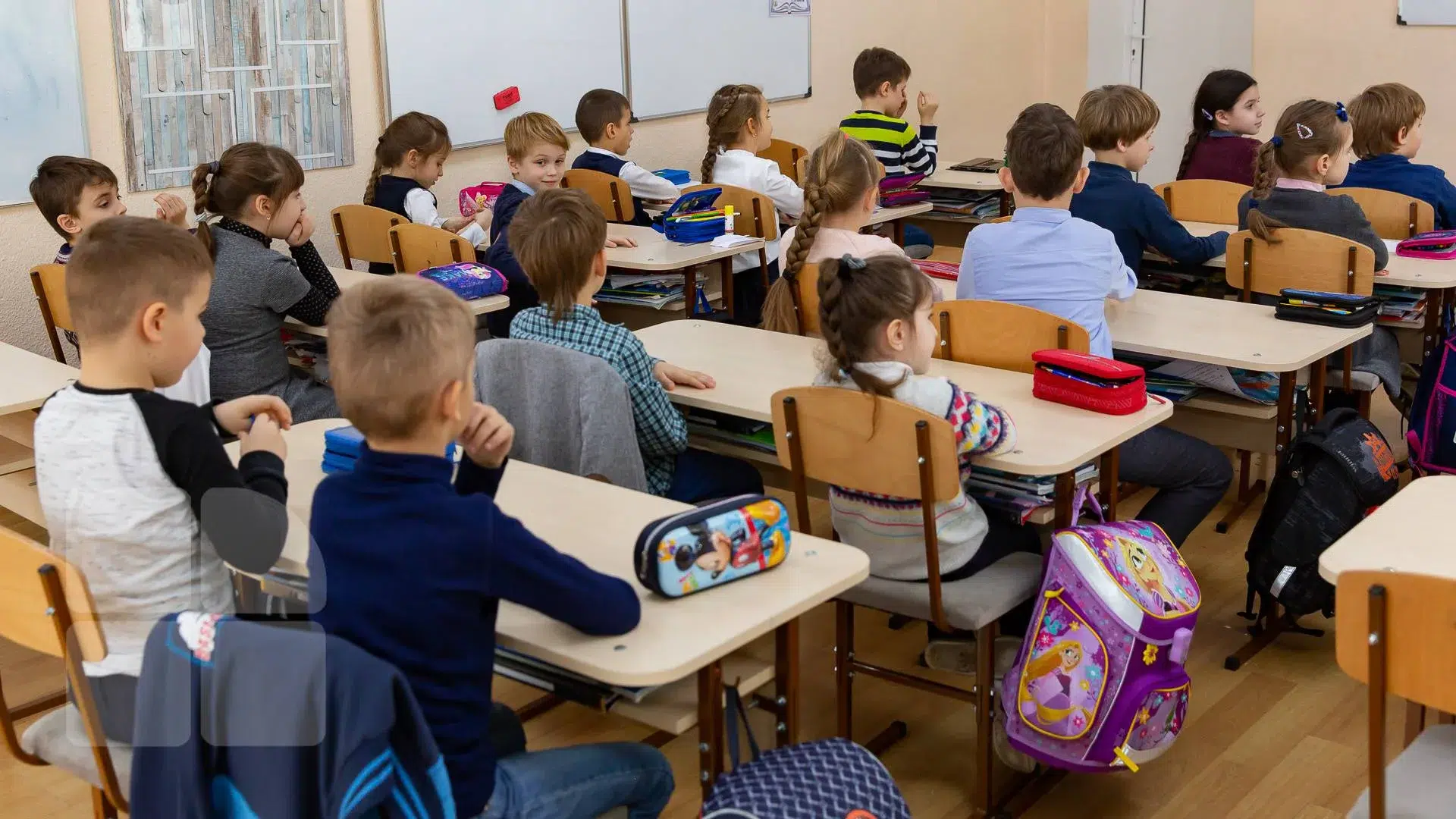 Alimentele interzise în imediata apropiere a școlilor. Decizia Ministerului Sănătății