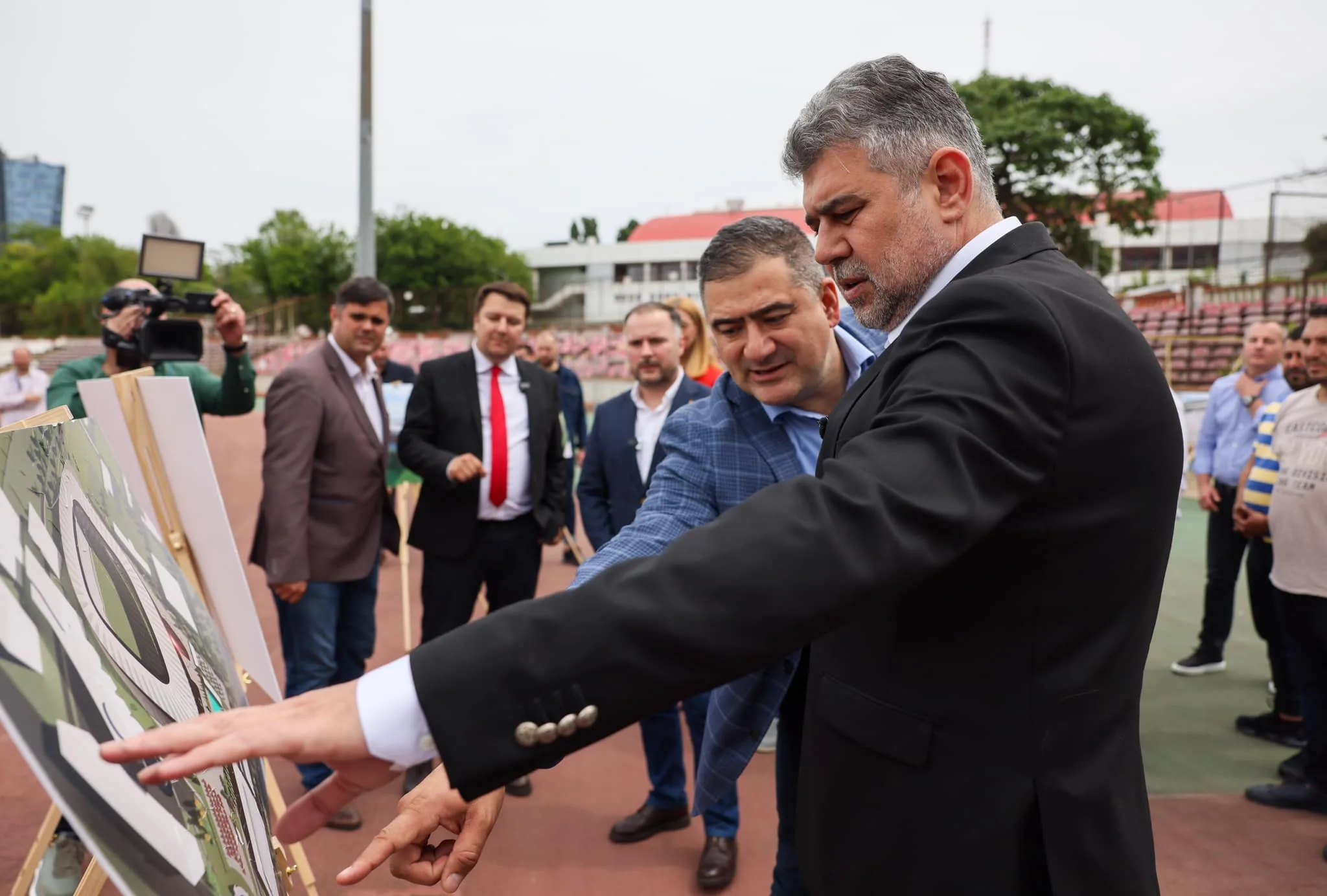 Premierul Ciolacu rămâne la majorarea salariilor cu 10%: 