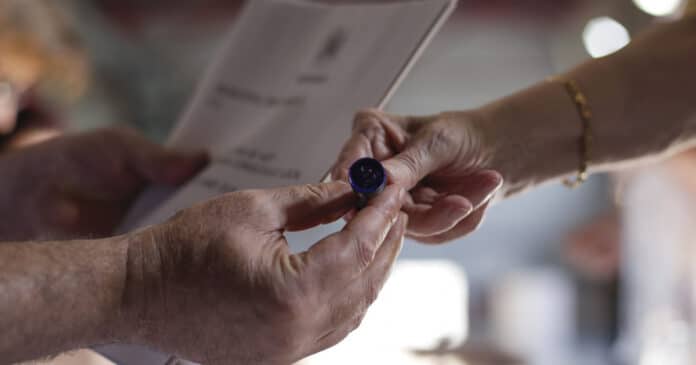 De ce nu avem încă rezultatele finale ale alegerilor?