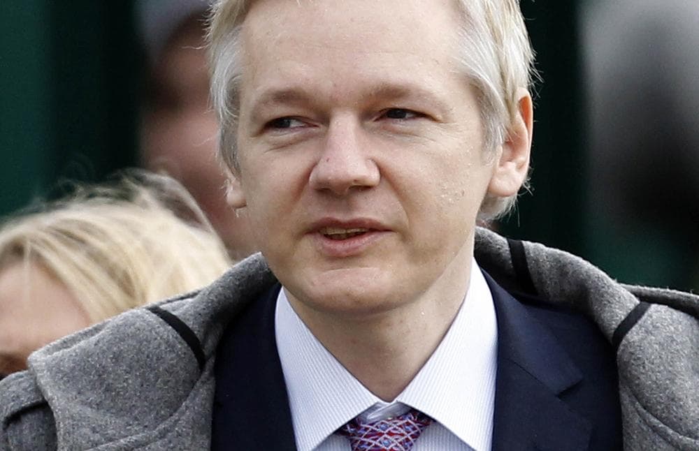 Julian Assange a fost eliberat din închisoare și a părăsit Marea Britanie. Ce a trebuit să facă pentru asta