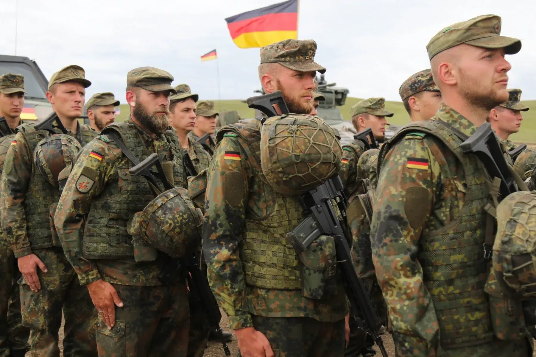 Germania anunță revenirea la serviciul militar obligatoriu. Ce se va întâmpla bărbaților la împlinirea vârstei de 18 ani