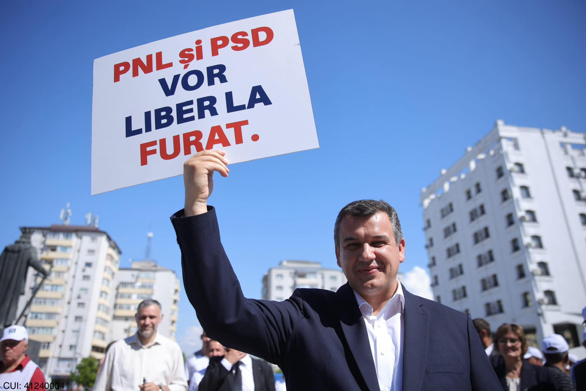 Eugen Tomac: „Sărăcia n-a fost eradicată în România, oricât încearcă PSD să cosmetizeze situația. Împrumuturile uriașe arată că e foame mare de bani la Guvern”