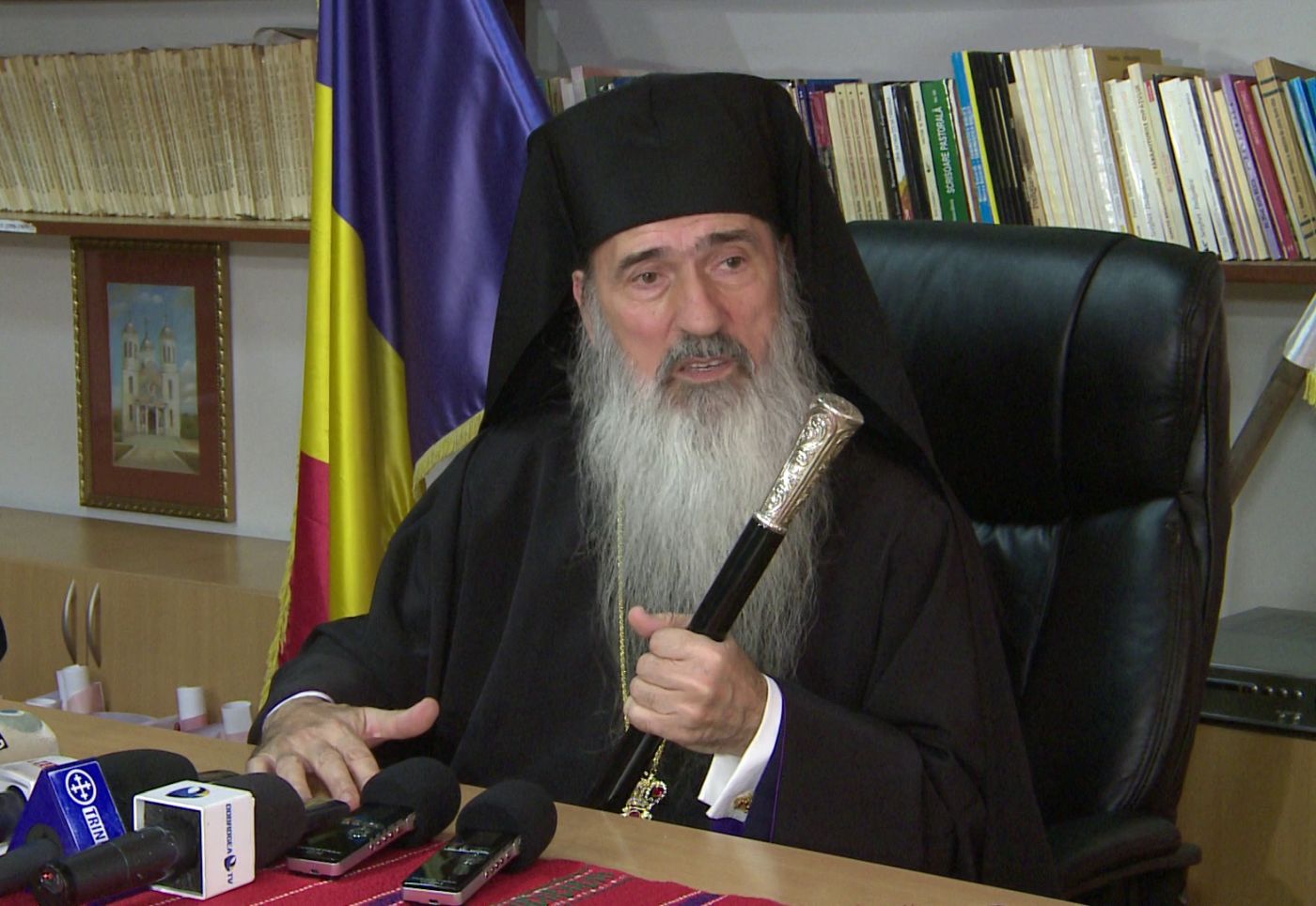 Radioul unde a vorbit IPS Teodosie a fost amendat de CNA, după ce a spus că femeia trebuie să-și „ducă crucea”. Oficial, motivul e altul