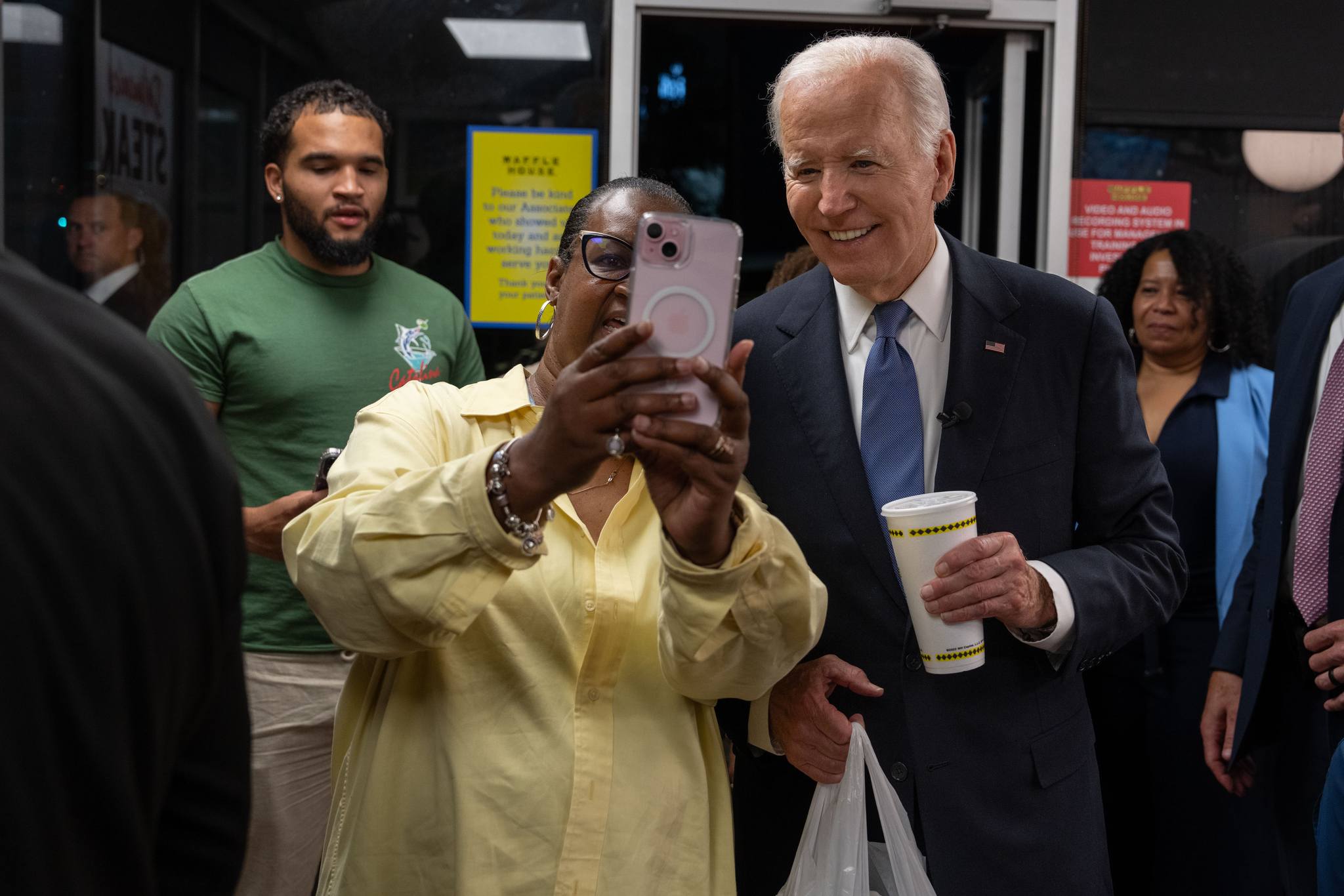 Primul congresman care cere public retragerea lui Biden din cursa prezidențială: „am speranța că va lua decizia dureroasă și dificilă”