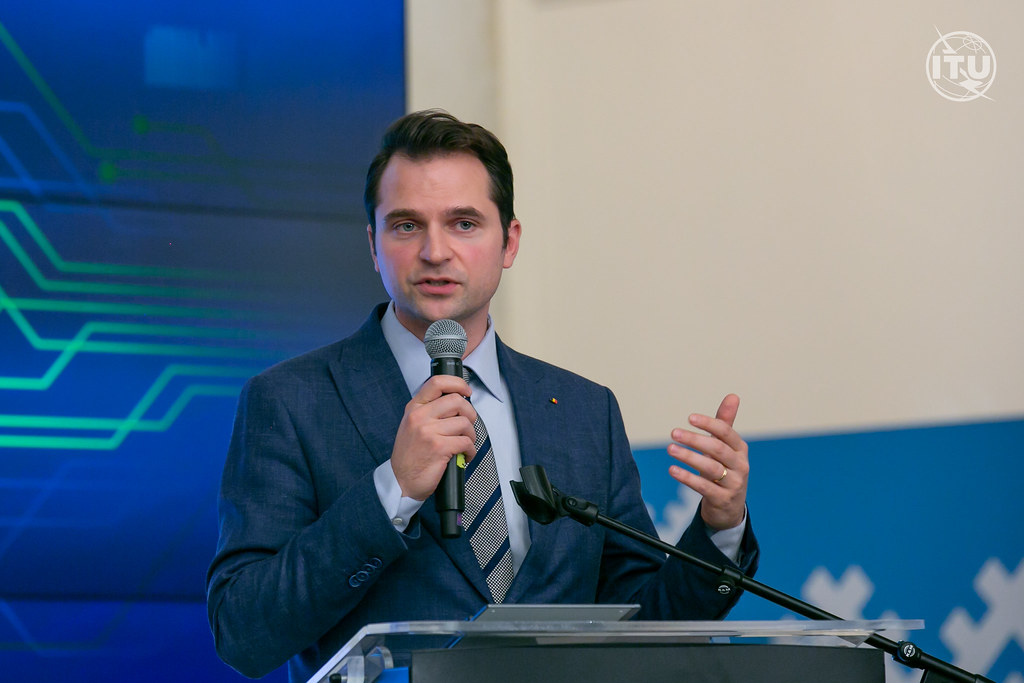 Sebastian Burduja