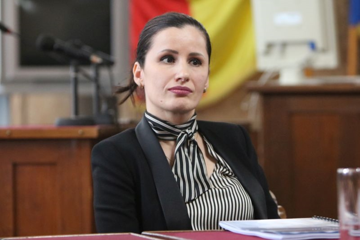 Evelina Oprina