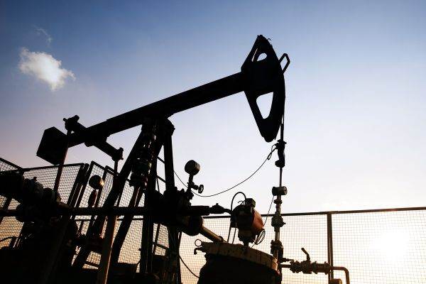 Prețurile petrolului, în creștere din cauza războiului Israelului. Orientul Mijlociu stă pe un butoi cu pulbere