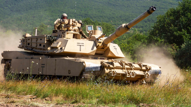 Guvernul vrea să împrumute bani din SUA pentru achiziții de echipamente militare. Americanii vor să împrumute și bani și să vândă și armamentul, în „condiții avantajoase”
