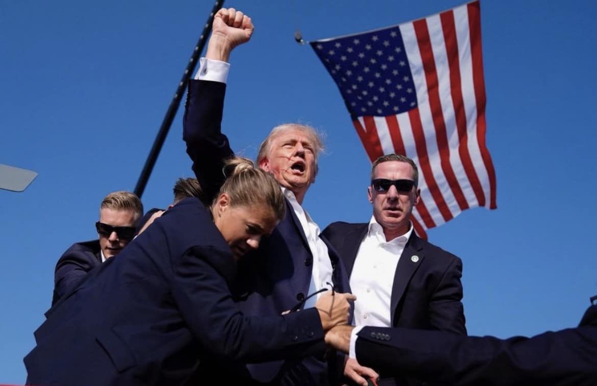 A doua tentativă de asasinat împotriva lui Donald Trump. Agenții Secret Service au văzut țeava unei arme într-un tufiș