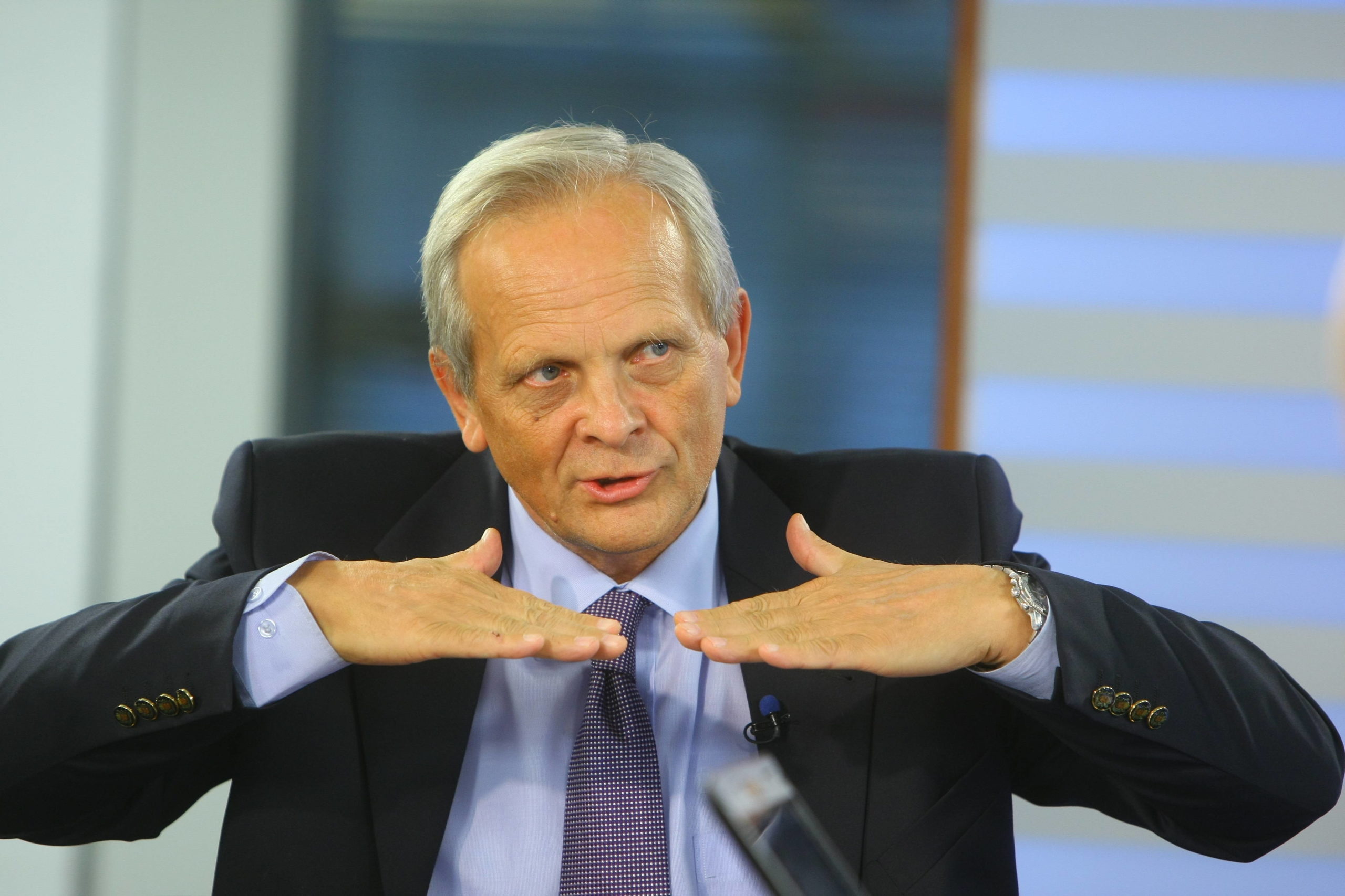 Theodor Stolojan are trei pensii. Ce sumă îi intră lunar în conturi