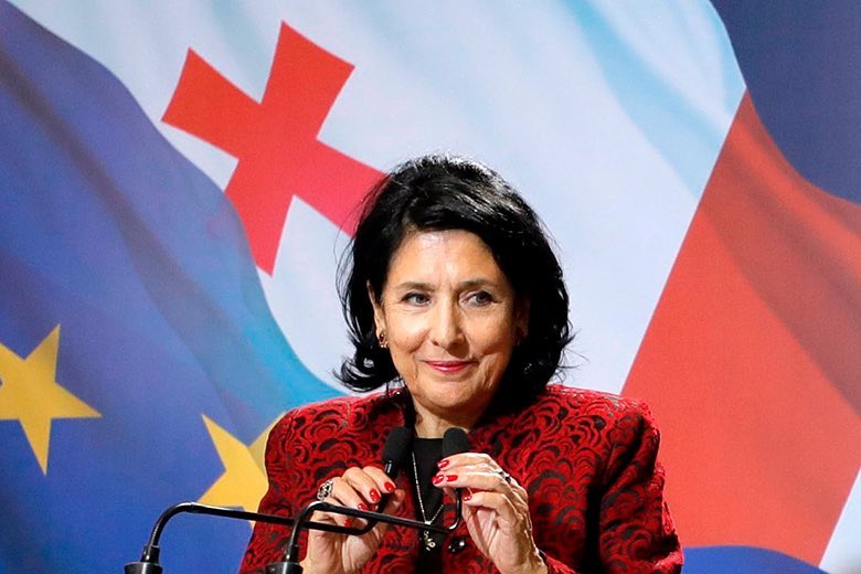 Președinta Georgiei se opune proiectului de lege anti-LGBTQ+. Salome Zourabichvili a refuzat să-l semneze. Interdicțiile din proiect