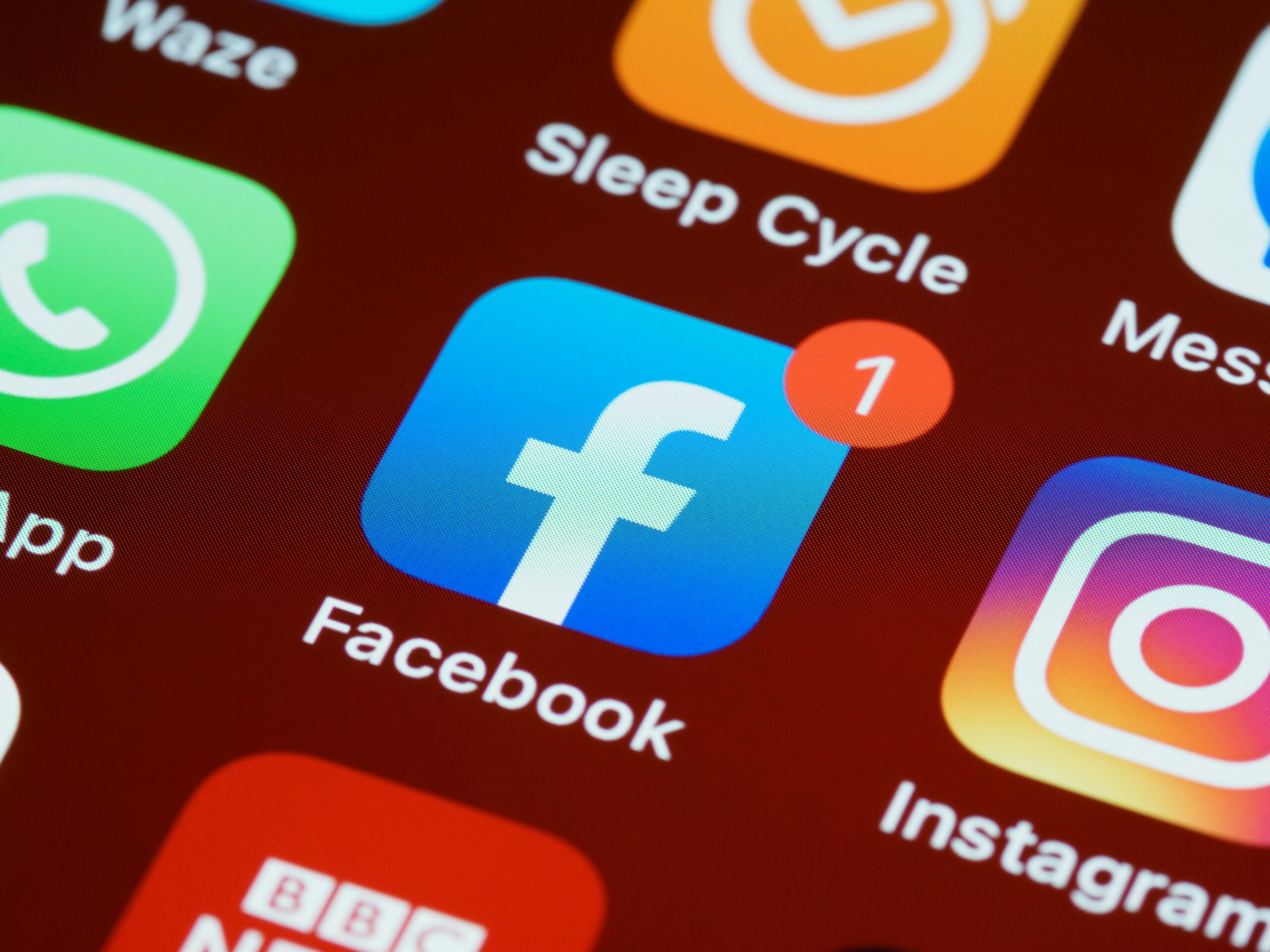 Facebook, Instagram și WhatsApp cenzurează presa de stat rusă. Motivul invocat de gigantul Meta