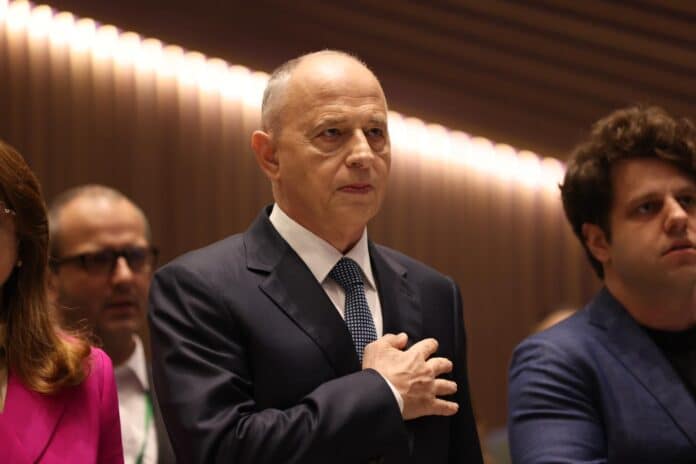 Mircea Geoană nu e deloc un român sărac. Cât a reușit să strângă, cu tot cu jobul bine plătit de la NATO. Declarația de avere a candidatului la prezidențiale