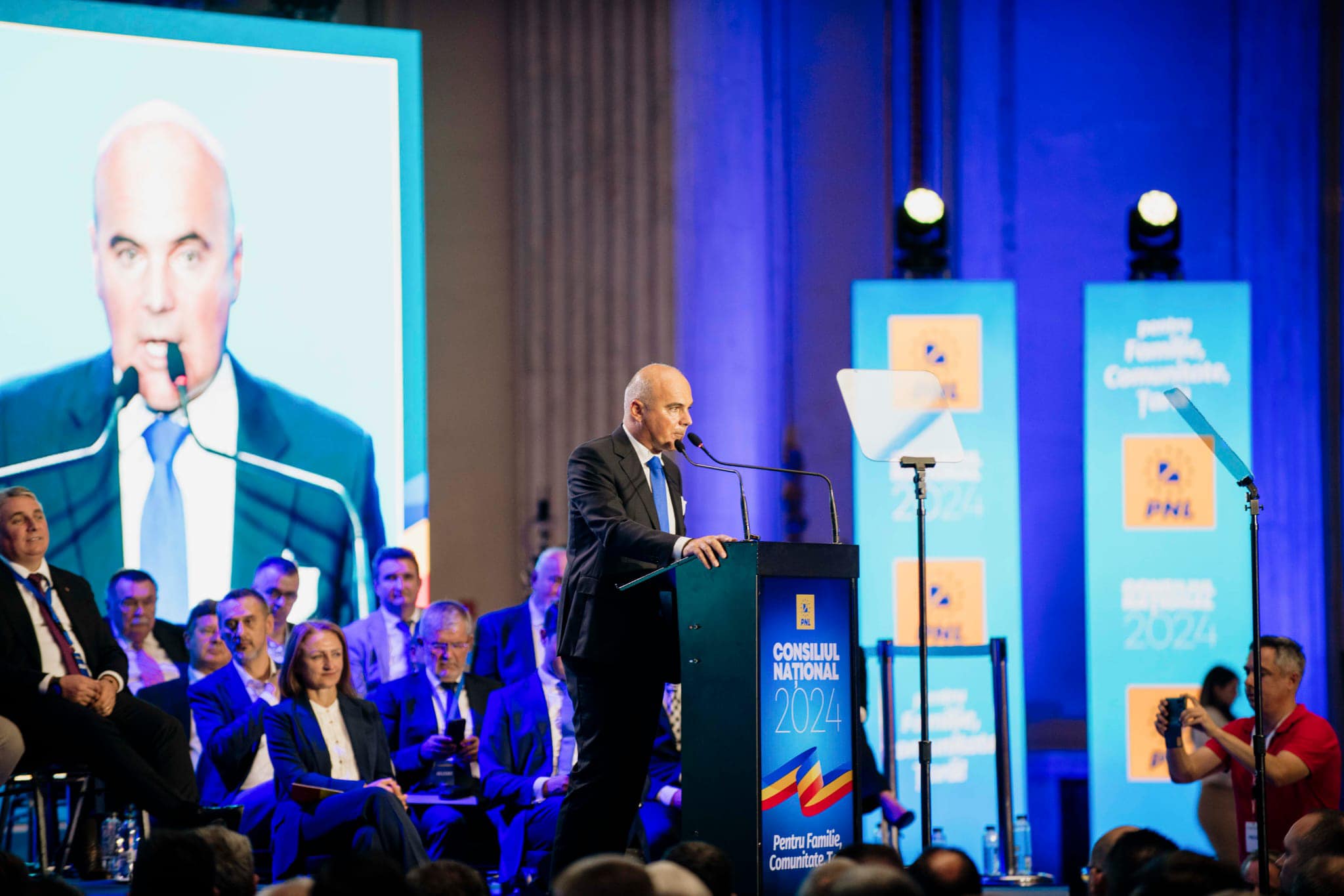 Rareș Bogdan despre anularea candidaturii Dianei Șoșoacă: „Numai poporul este îndreptățit să judece dacă o persoană poate deveni sau nu președinte. Nu CCR-ul dominat de magistrați „garantați de PSD”