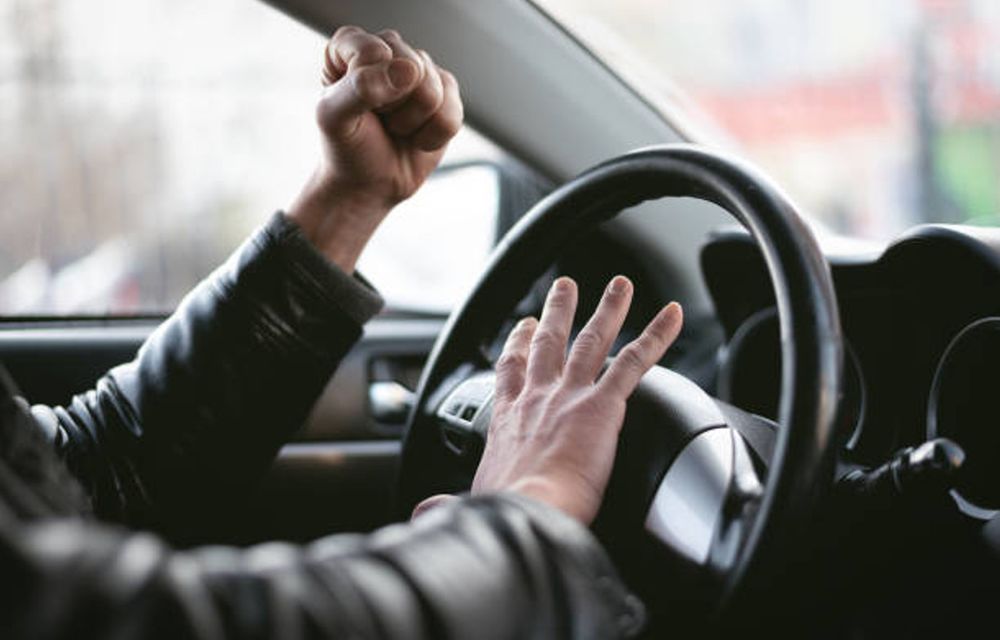 Aplicația MAI pentru raportarea șoferilor agresivi e „lentă și respingătoare”. Analiza făcută de un psiholog și un fost șef al Poliției Rutiere