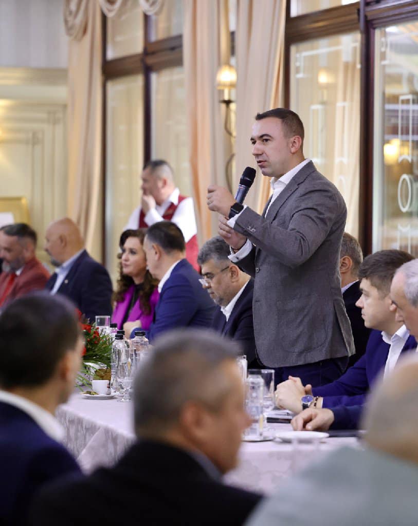 Bogdan Ivan a dat detalii despre fermele cu boți: rețele de sute și mii de conturi eliminate. Cine a beneficiat de pe urma lor