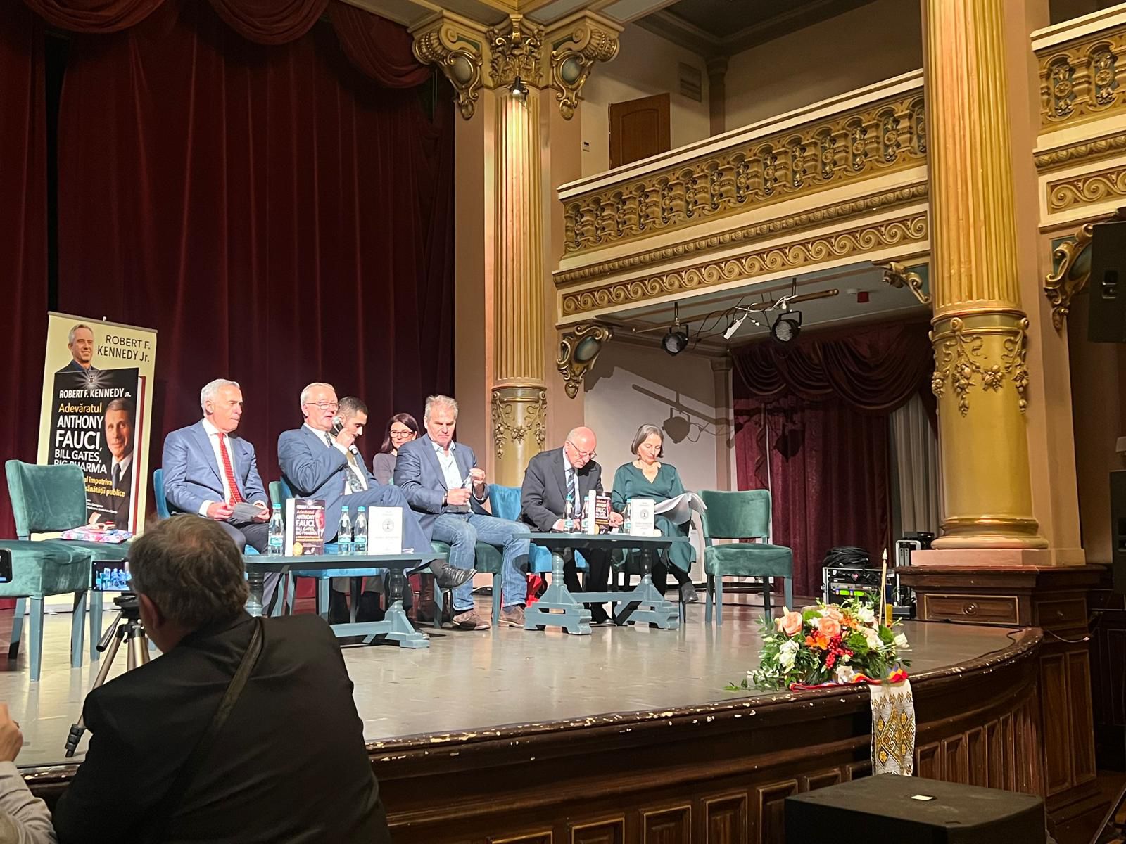 Călin Georgescu și Răzvan Constantinescu la lansarea de carte