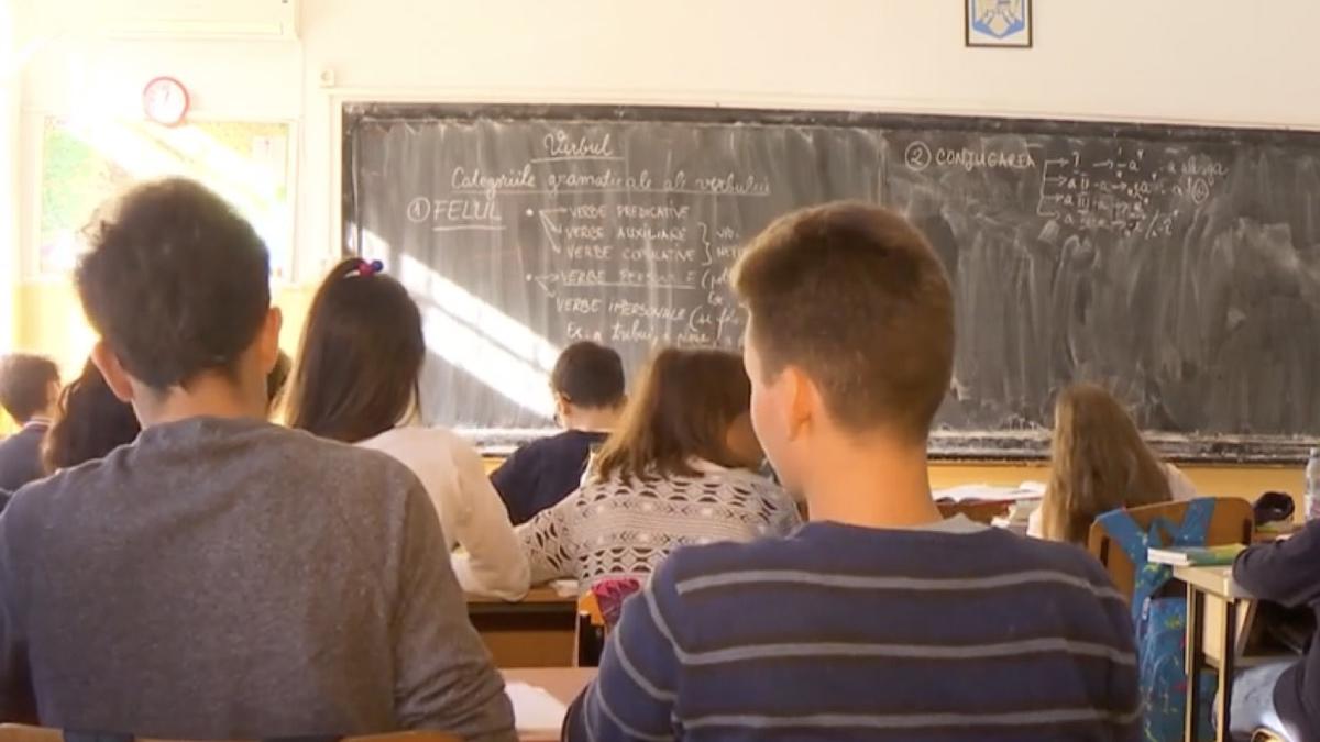 Cresc alocațiile pentru copii. Cât vor primi părinții în conturi și de la ce dată