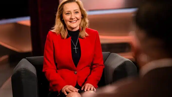 Elena Lasconi se consideră o persoană obișnuită: Trăiesc ca oricare român. Am credit și până în 2037 trebuie să plătesc”