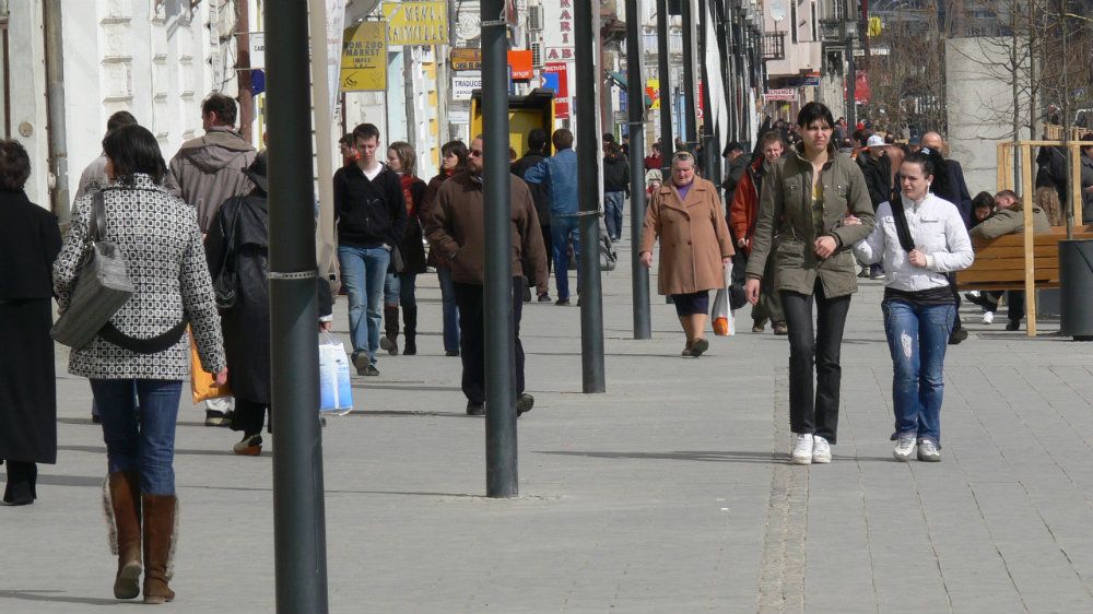 Economia României, împinsă de la spate de consum în 2024. Recesiunea bate la ușă