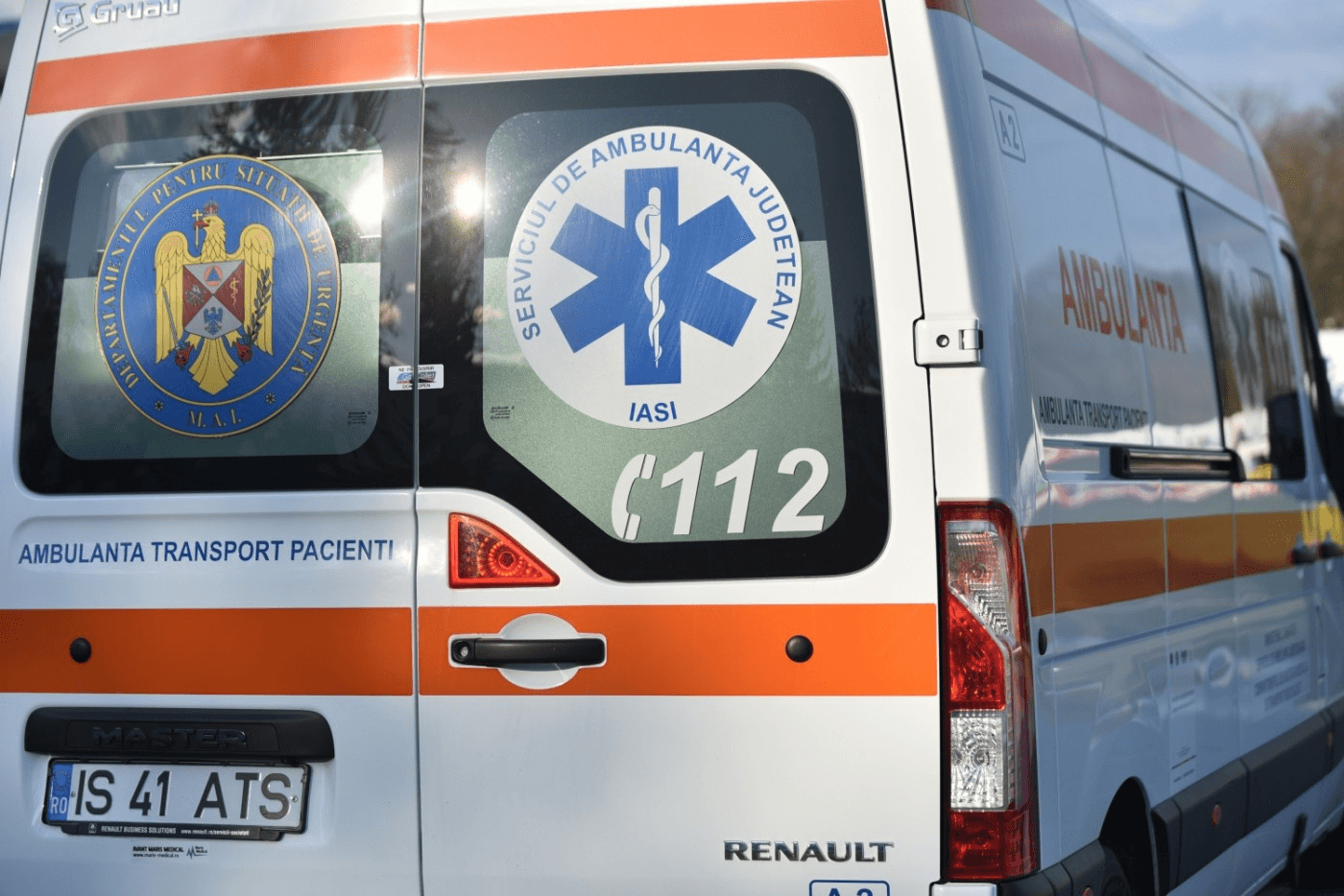 Crăciunul copios al românilor. Câte apeluri au fost la ambulanță și cazul unui individ care abăut din greșeală antigel
