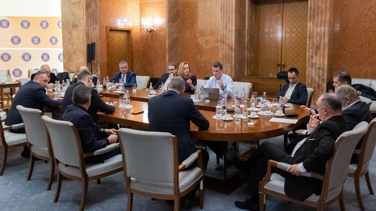 S-a făcut iar coaliția PSD, PNL, USR, UDMR. Ce zic de data asta politicienii că vor pentru țară