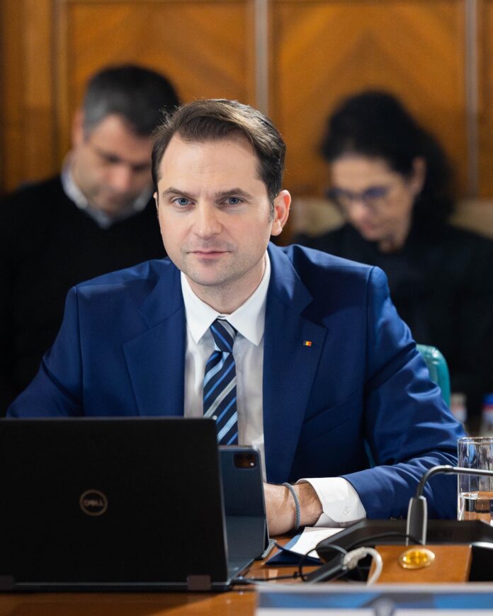 Sebastian Burduja
