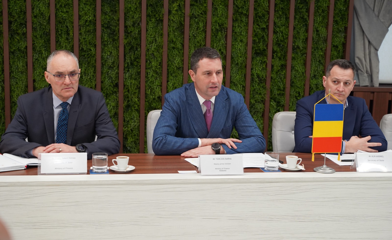 Tanczos barna, ministrul Finanțelor