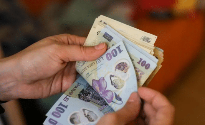 Taxele pe muncă determină românii să muncească ,,la negru”