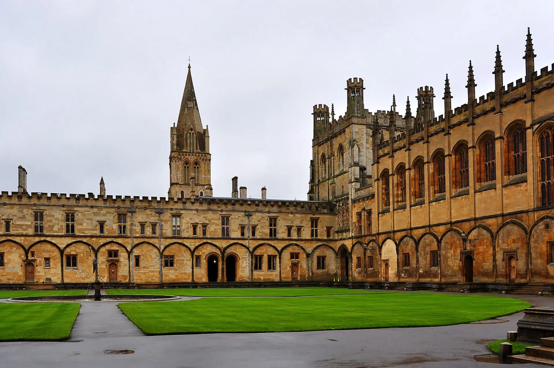 Curtea Universității Oxford