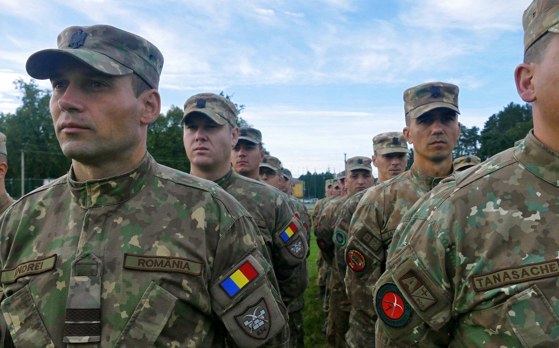 Militari români