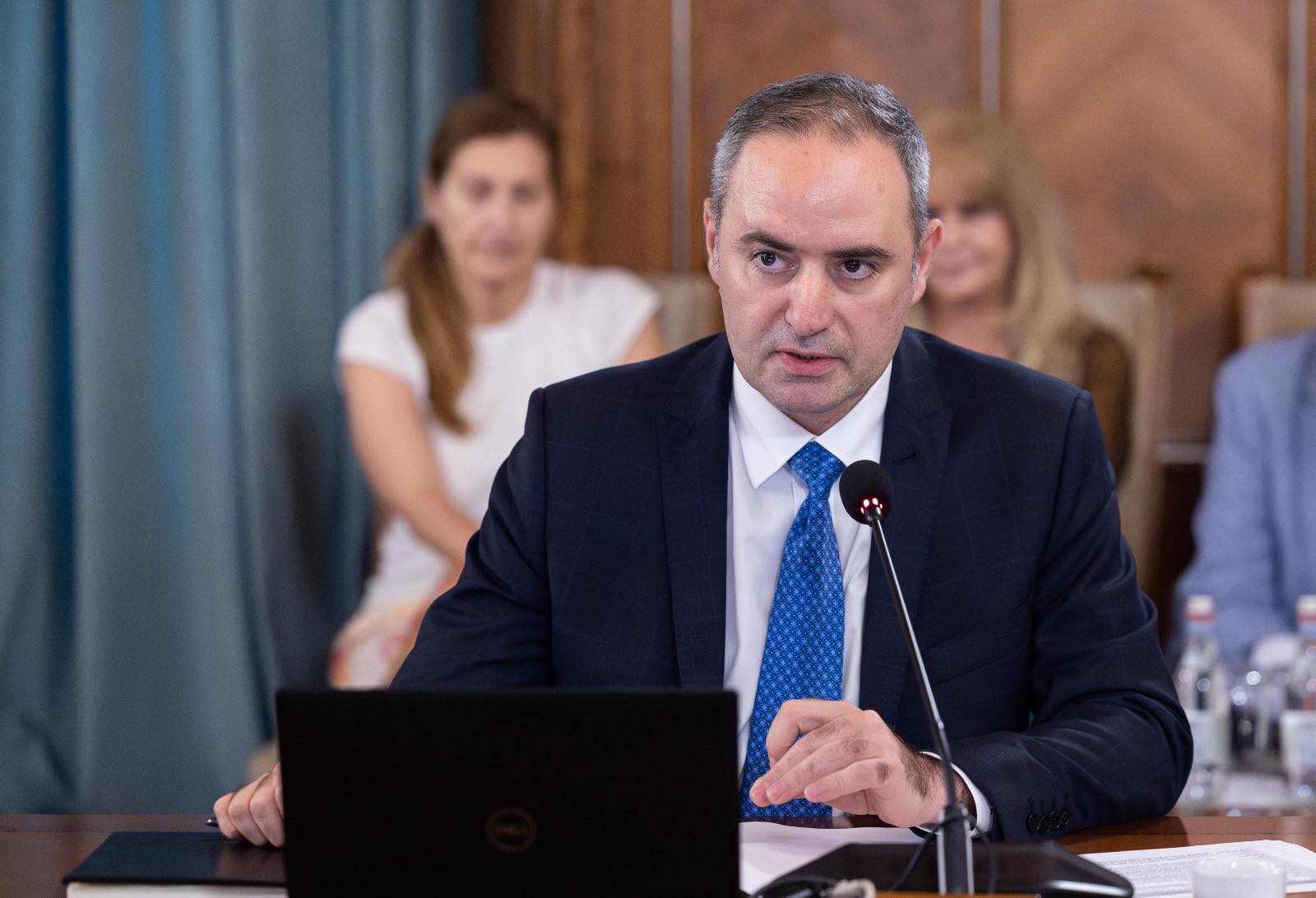 https://www.b1tv.ro/politica/raspunsul-ministrului-de-finante-intrebat-daca-ia-in-calcul-impozitarea-progresiva-1600677.html