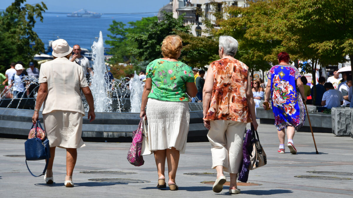 Pensionari pe stradă