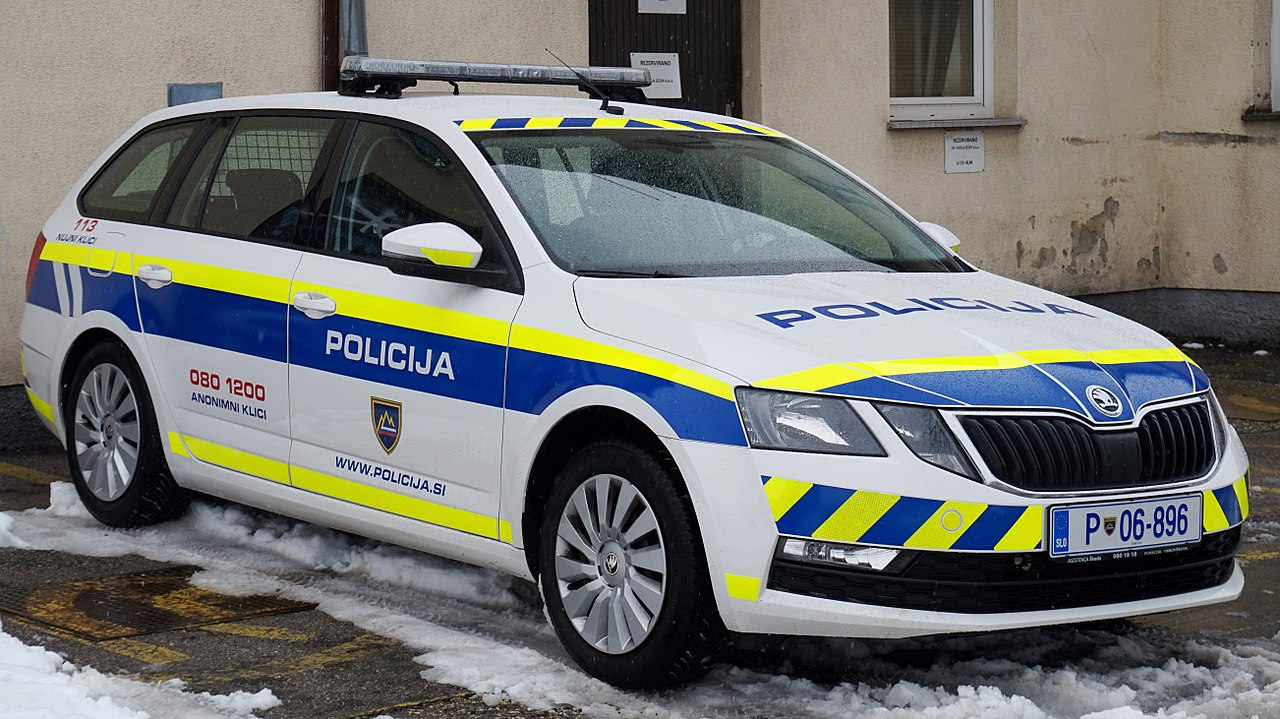Poliția slovenia